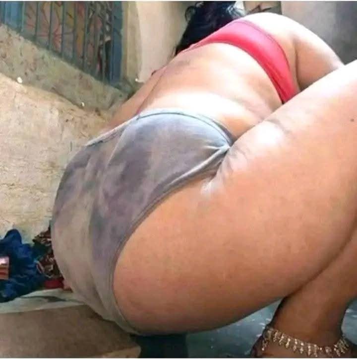 अगर घर में सिर्फ तुम और  तुम्हारी मम्मी हो 
फिर तुम अपने मम्मी को अगर ऐसे
देख लिया फिर क्या करोगे
अपनी मम्मी के साथ
सच्ची सच्ची बताना दोस्त कोई 
झूठ नहीं बोलेगा 
Retweet.....