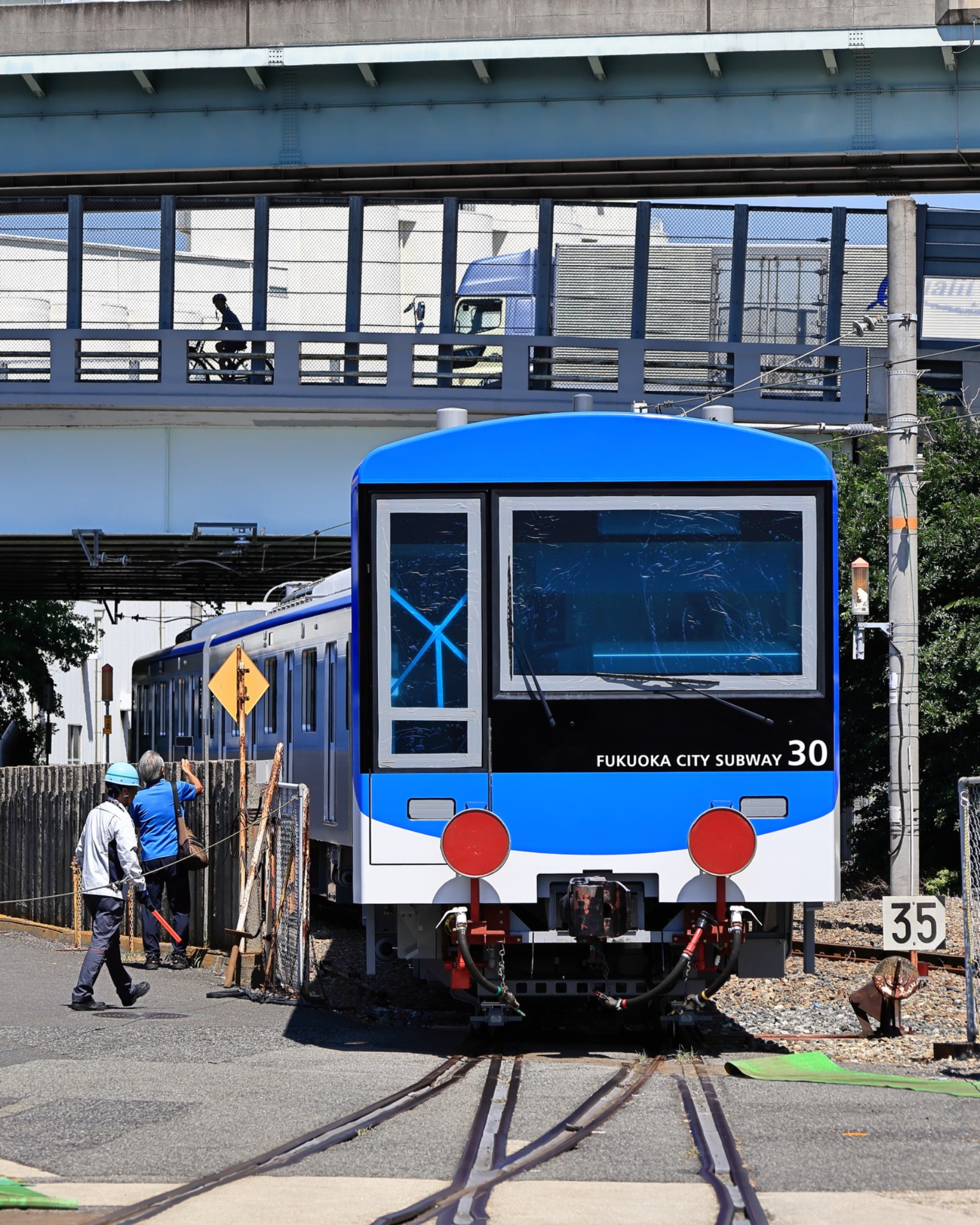福岡市営地下鉄 40周年記念 はやかけん インディゴブルー 福岡市地下鉄開業40周年記念はやかけん」を追加発売｜鉄道