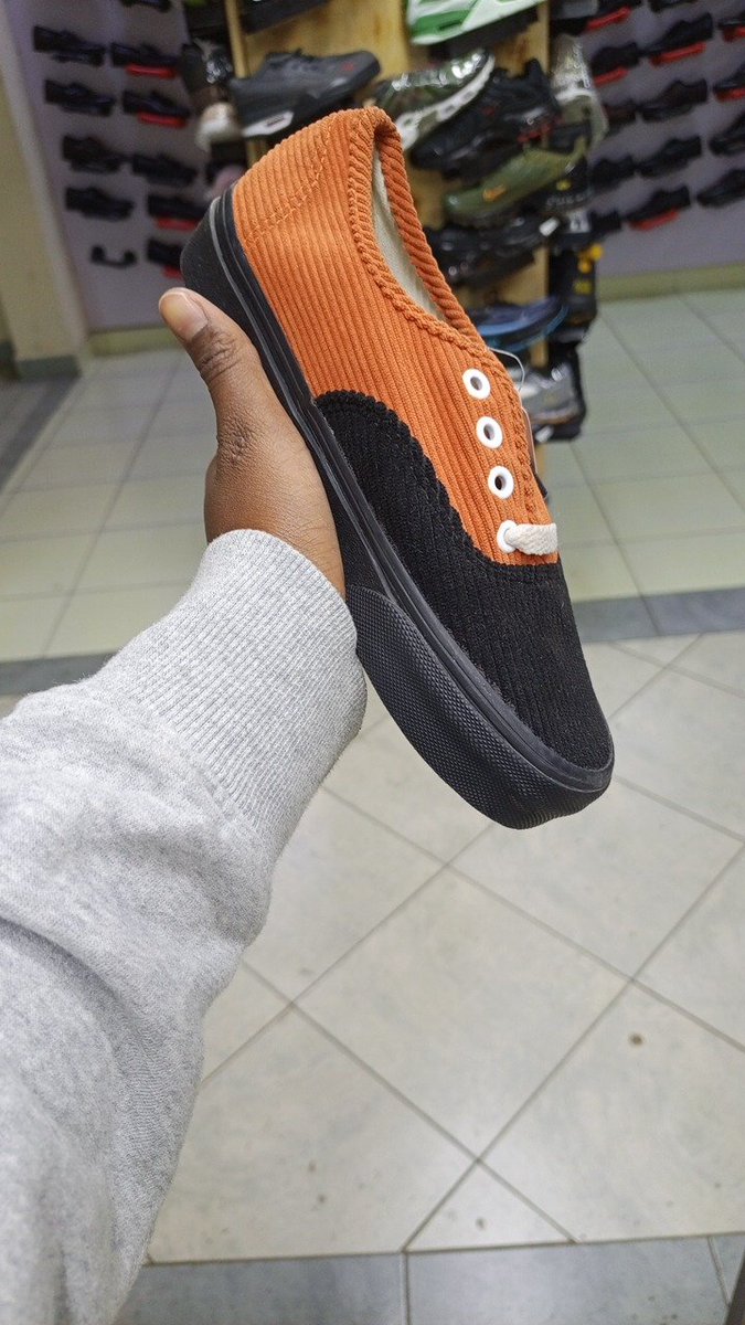 Mutongoria0's tweet photo. @TheNairobiTimez Quality codry vans for sale 
2,000 KSH 
Delivery countrywide 
Free delivery within Nairobi CBD
CALL -0769467642 https://t.co/uenJUPo5Mk