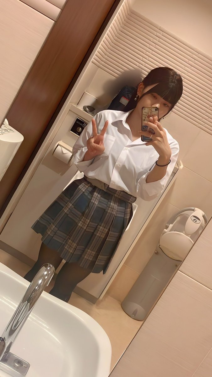 hina_1024_02's tweet photo. ꫛꫀꪝ✧‧˚
 #男の娘  #女装  #おとこの娘 https://t.co/5xTcjtJmgP