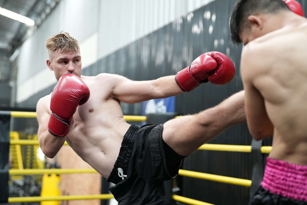 VincenzoAC77's tweet image. Kickboxing isn’t just punches &amp;amp; kicks—it’s power, presence, and purpose 🧠💥. Every jab clears your mind, every round builds resilience. It’s therapy in motion. 🥋🩸 #KickboxingLife #TrainStrong