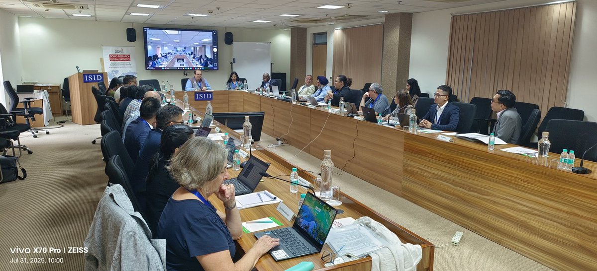 ERodDev's tweet image. Today @GDNint @aassrec @idrcinAsia #DoingResearch opens workshop w/ local researchers to benchmark #SocialScience #Research systems: #Cambodia's Min. of Education, #Fiji's U of South Pacific, #India's CESS_Bengaluru &amp;amp; #Laos Institute of Economics &amp;amp; Energy.