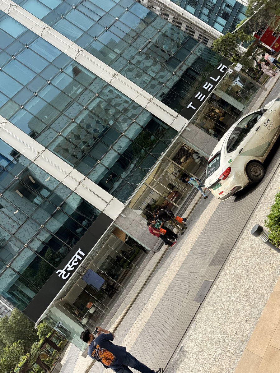 Abhijeet Gupta (@iabhijeetgupta) on Twitter photo Just visited the Tesla showroom at BKC — and wow, the Model Y is a game-changer! ⚡🇮🇳
Sleek design, futuristic tech, and that Tesla magic. Can’t wait to see these on Indian roads!
<a href="/Tesla_India/">Tesla India</a>
#TeslaIndia #ModelY #ElectricFuture #BKC #EVRevolution #SustainableMobility Just visited the Tesla showroom at BKC — and wow, the Model Y is a game-changer! ⚡🇮🇳
Sleek design, futuristic tech, and that Tesla magic. Can’t wait to see these on Indian roads!
<a href="/Tesla_India/">Tesla India</a>
#TeslaIndia #ModelY #ElectricFuture #BKC #EVRevolution #SustainableMobility