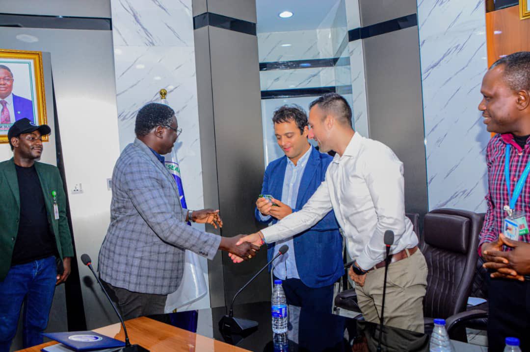 MatthewAdepoju6's tweet photo. Hosted @WFP at @NASRDA_Official HQ to strengthen collaboration on food security.
By combining WFP’s early warning systems with NASRDA’s satellite data & geospatial expertise, we can better forecast and respond to food crises.
#NASRDA #WFP #ZeroHunger #SpaceForDevelopment https://t.co/sp6dGObist