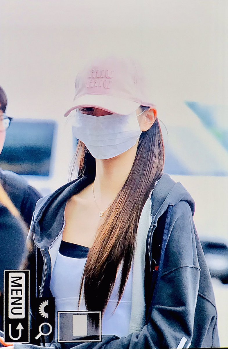 250731 원영
LA 잘 다녀와❤️
#아이브 #IVE #장원영 #원영 
#JangWonyoung #WONYOUNG