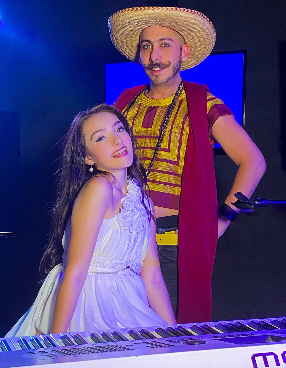 Todes a votar enloquecidamente por <a href="/ElaineHaroMusic/">Elaine Haro Music</a> para que la buena vibra siga en #LaCasaDeLosFamososMX #LCDLFMX #TeamElaine #Elainer 🐷💖

youtu.be/jCQUTf2kxsE?si…