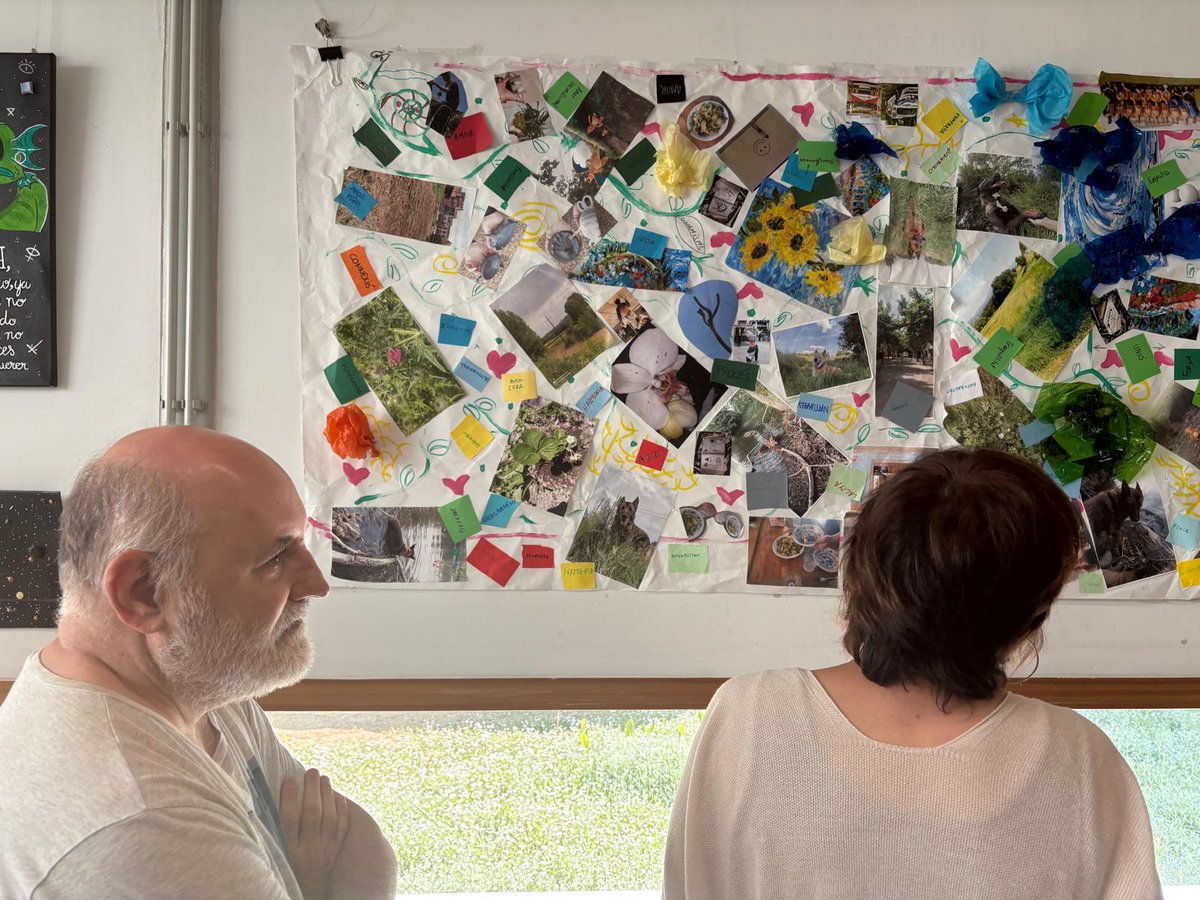 👏🩶Ahir vam tancar el curs del grup d’#artteràpia amb una vivència creativa oberta a tothom i la inauguració d’una exposició col·lectiva al #BioArtCafè d'Osonament. Art, emoció i transformació compartida. Fins a finals d’agost!
+ info: tuit.cat/O79hw