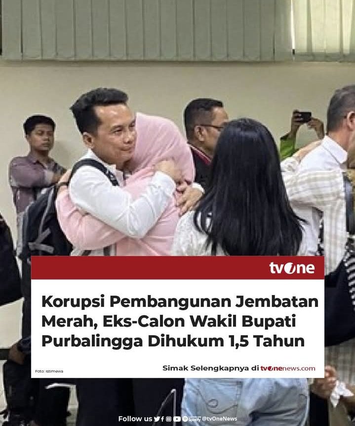 MANTO GUDONO SH (@kangmanto123) on Twitter photo Koruptor 11 Miliar, dihukum 1,5 tahun.
Vonisnya, Setara maling sendal njir..
Di negeri ini, hukum bisa lunak…
asal duit lo tebal dan sopan dipersidangan.
Bukan begitu mas <a href="/gibran_tweet/">Gibran Rakabuming</a> Koruptor 11 Miliar, dihukum 1,5 tahun.
Vonisnya, Setara maling sendal njir..
Di negeri ini, hukum bisa lunak…
asal duit lo tebal dan sopan dipersidangan.
Bukan begitu mas <a href="/gibran_tweet/">Gibran Rakabuming</a>