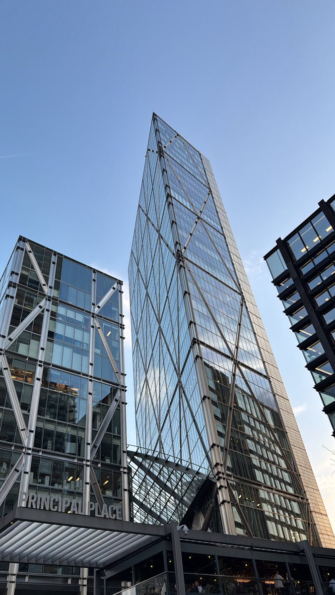 0xSJ’ DeFi (@0xsjdefi) on Twitter photo Recipe for success:
• <a href="/0x_LCS/">Luke</a> lighting up the room
• <a href="/ETHLDN/">Ethereum London</a> bringing ETH back to London
• Beautiful buildings to admire
On the alpha side:
At <a href="/ETHLDN/">Ethereum London</a> yesterday, someone said, “It’s been so long since London had an ETH event,” and that perfectly sums up why initiatives fail Recipe for success:
• <a href="/0x_LCS/">Luke</a> lighting up the room
• <a href="/ETHLDN/">Ethereum London</a> bringing ETH back to London
• Beautiful buildings to admire
On the alpha side:
At <a href="/ETHLDN/">Ethereum London</a> yesterday, someone said, “It’s been so long since London had an ETH event,” and that perfectly sums up why initiatives fail