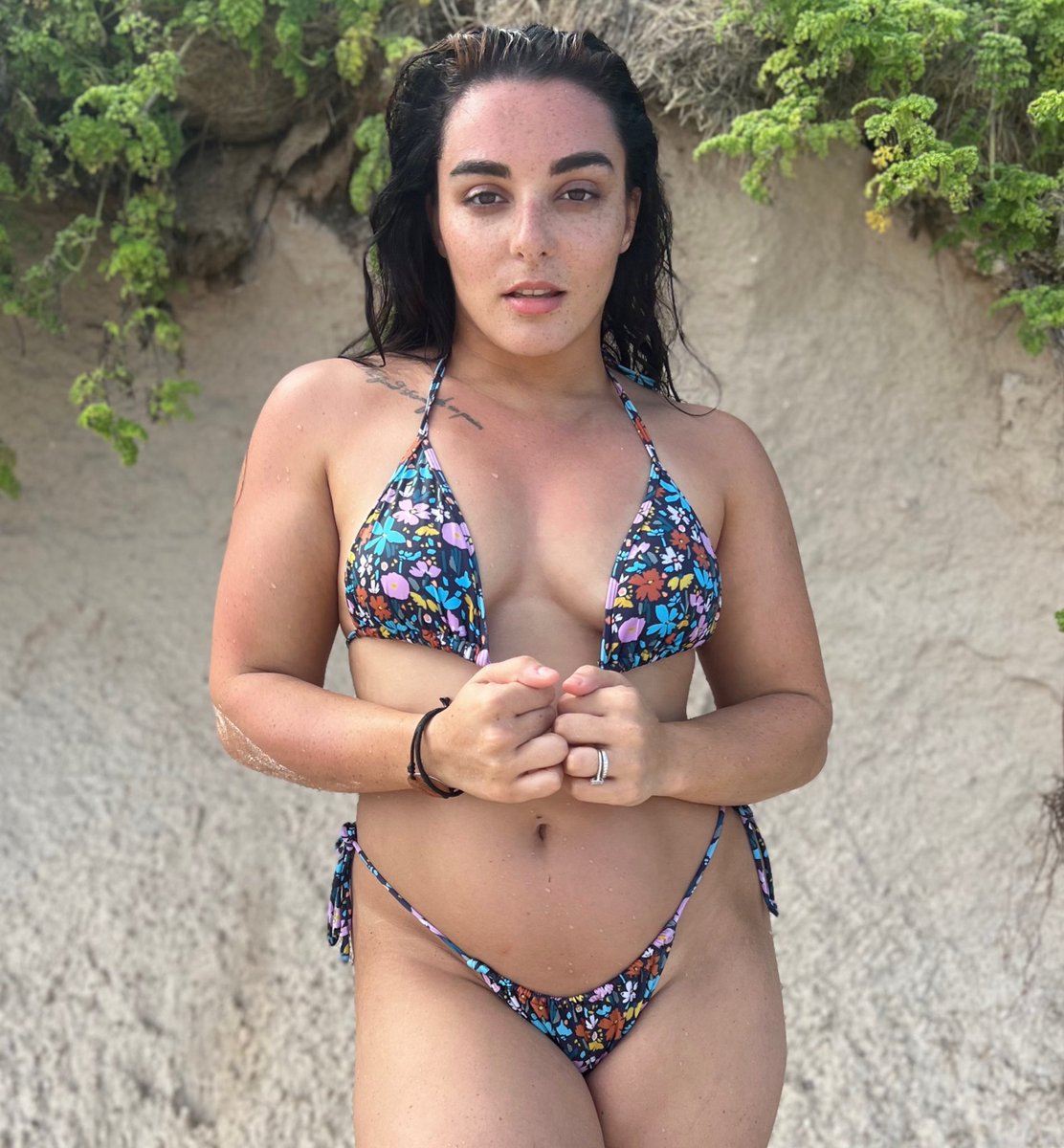 If I’m going to show them off, I might as well post a thirst trap too 🤪