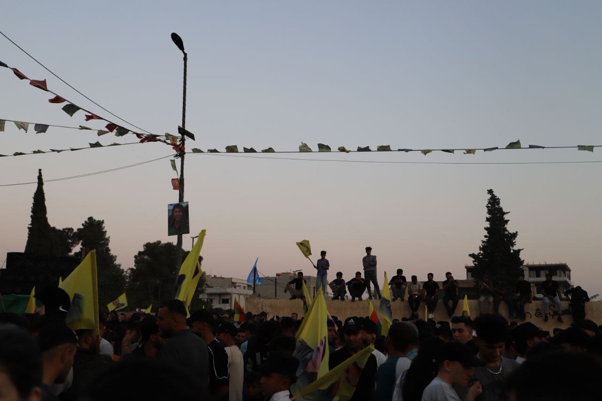 RISEUP4R0JAVA's tweet image. 🔥 Self defence goes hand to hand with the development of the communities, their values, and their culture for a free and inclusive democratic society.
The societies curve the path of life!
RESISTANCE IS LIFE!
#RiseUp4Rojava
✌️✌️✌️