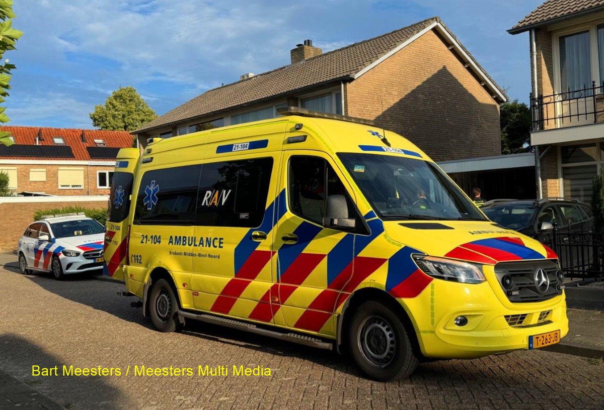 Man bekneld onder omgevallen draaibank in Vlijmen