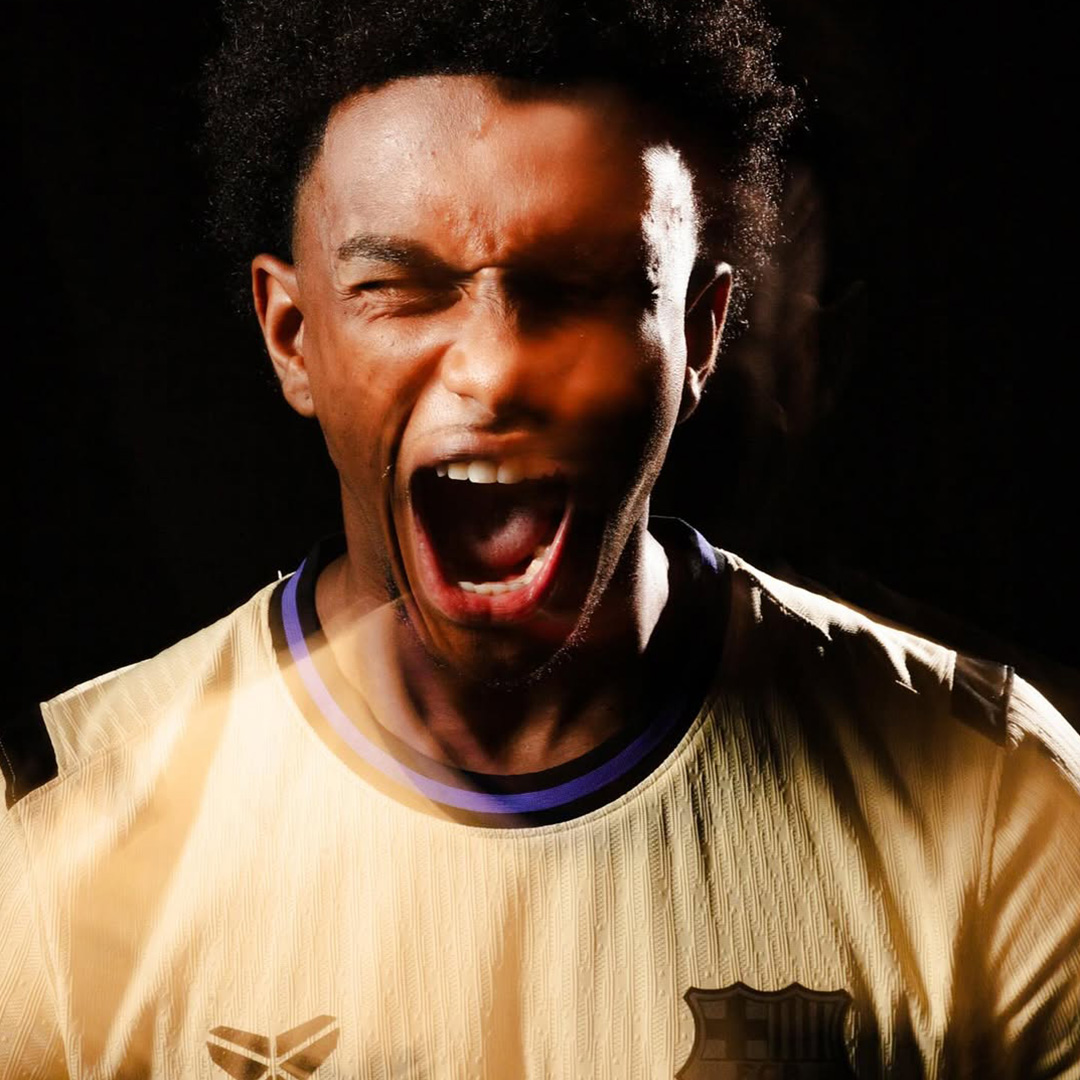 MAMBA MEETS BARCA🐍⚽
-
What do you think of the 2025/26 Nike Barcelona away shirt?
-
#nikefootball #barcelonafc #MambaMentality
