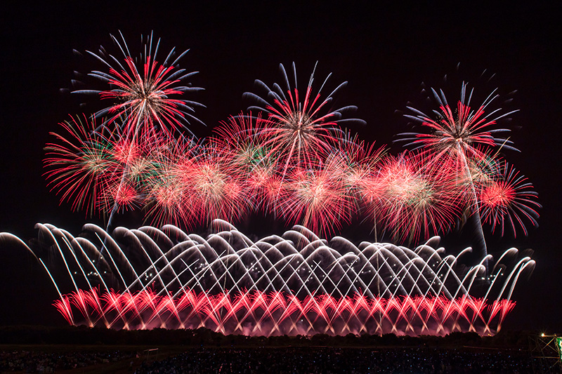 8月16日は「#赤川花火大会」🎇

今年は #鶴岡市市制施行20周年 のため、特別プログラム花火を企画❕️
そして、#東京ディズニーリゾート・スペシャルドローンショー #マジック・イン・ジ・エア を実施するそうです🐭✨️

素敵な #夏 の思い出になりますように☺️

#鶴岡市 #花火 #花火大会