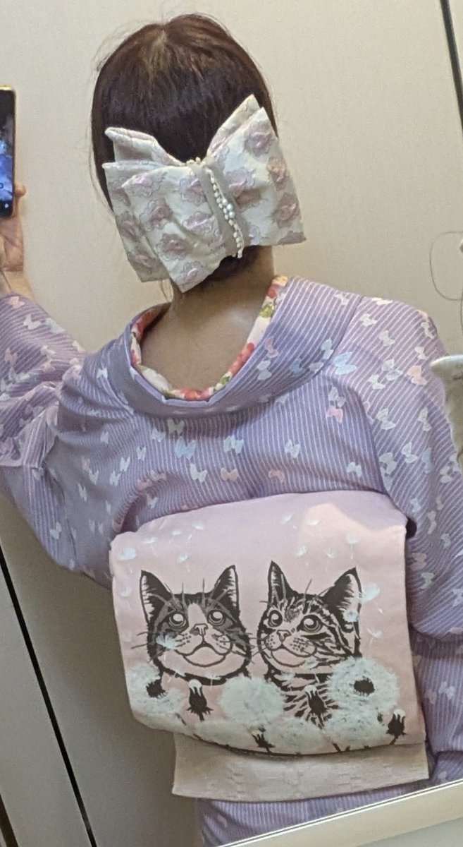 着物女性と猫 着物 小紋 白黒猫と黒猫 きもの 和音-WAON- 公式 | キモノ