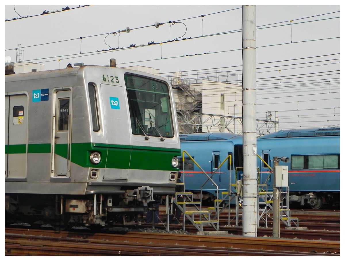 6123F