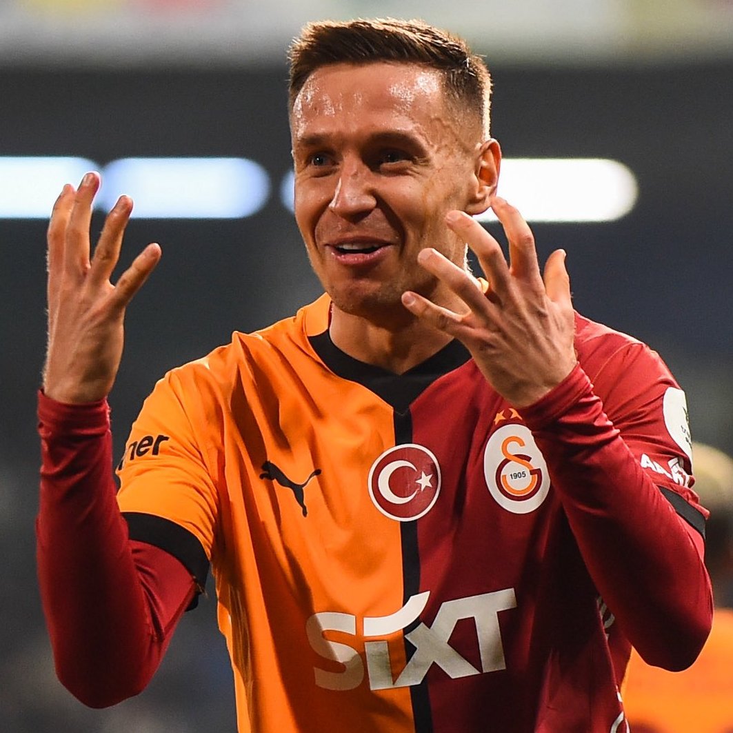 Rennes, Frankowski'nin kiralık satın alma opsiyonlu transferi için Galatasaray ile anlaşmaya çok yakın. 

• Opsiyon: 5,5 - 6M€ (L'Equipe)