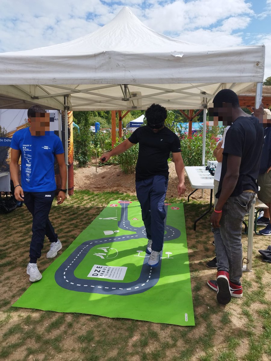 [#Prox] Hier à l'occasion des Metz' plage, une journée sur les métiers de la <a href="/PoliceNationale/">Police nationale</a> était organisée par la DZRFPN Est.
L'occasion de présenter et montrer au grand public les nombreux métiers et spécialités de la Police Nationale. 
Les policiers de chaque spécialité ont