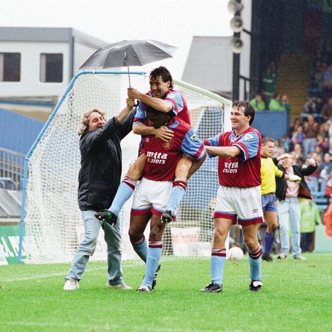 sid_lambert's tweet image. Iconic goal.

Iconic moment.