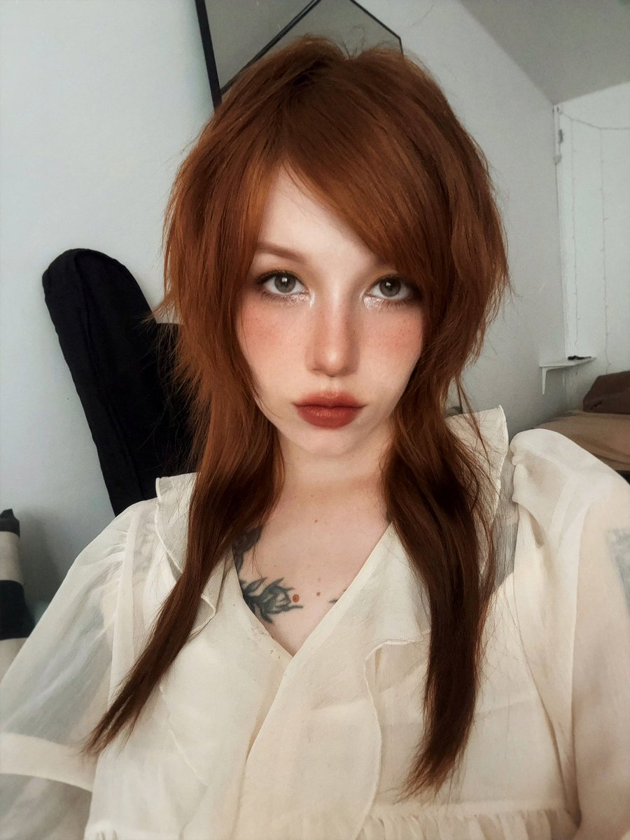 Срач про губы и филлеры, но на одном фото мне 22, а на другом 28 и филлеры есть на каждом из фото