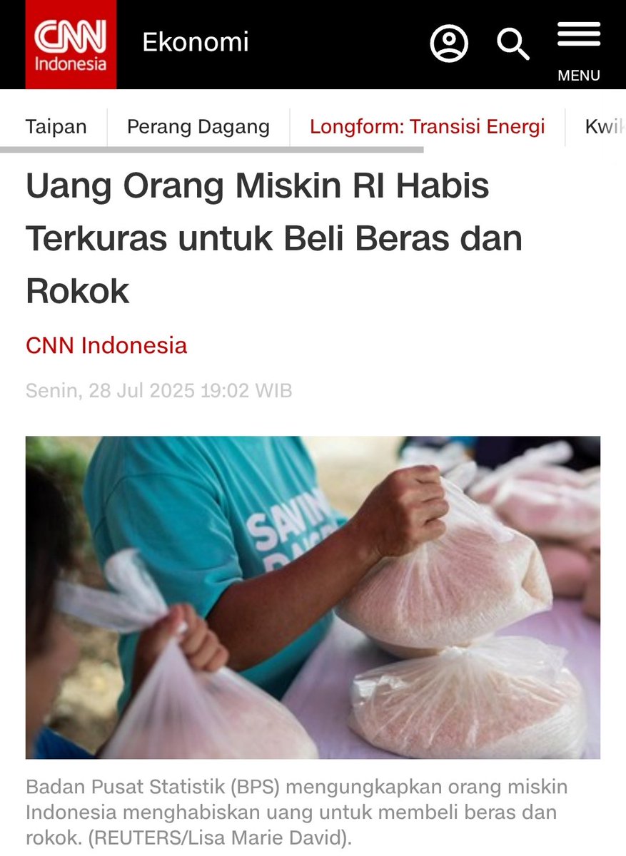 UUD 1945 pasal 34 berbunyi;
" FAKIR MISKIN dan ANAK² TERLANTAR DIPELIHARA OLEH NEGARA"

Ini menjadi landasan konstitusional bahwa NEGARA BERTANGGUNG JAWAB PENUH TERHADAP KEHIDUPAN FAKIR MISKIN dan anak² terlantar.

BUKAN NYINYIRIN RAKYAT MISKIN YG MENGGUNAKAN UANGNYA SENDIRI UTK