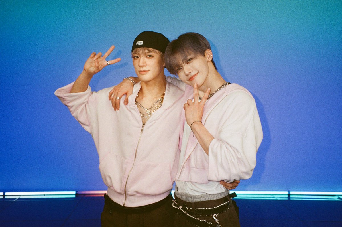 jamong1323's tweet photo. MPD 사랑해요🩷💙🩷💙 https://t.co/eqZRuls9zC