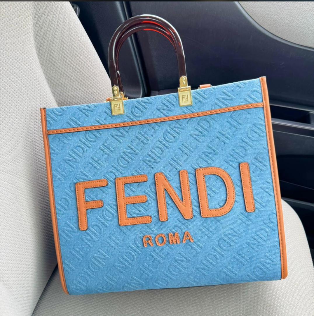 Good morning bosses..!!
We are open today.

Handbags available 
☎️0623688449.
Sinza Madukani 

We do deliveries all over 
Mikoani na nchi jirani tunatuma 
Kindly shop with us today.
#SLAYY