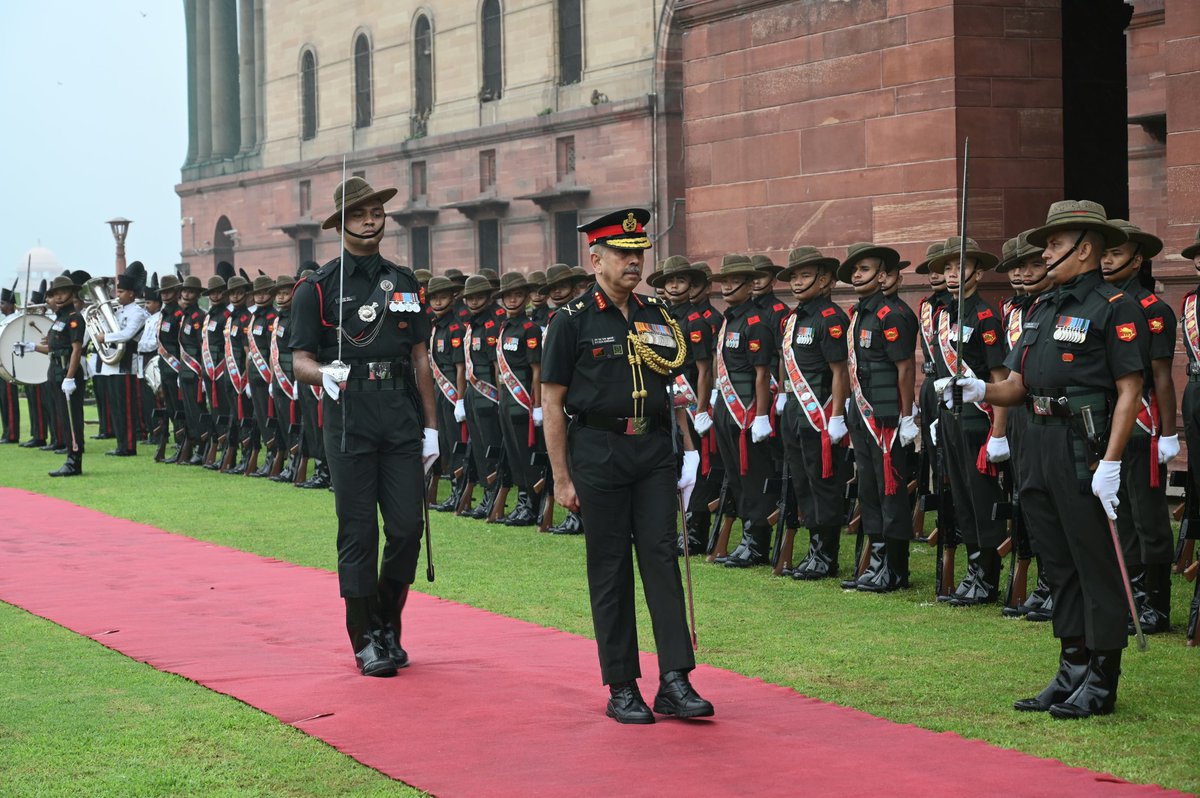 adgpi's tweet photo. Lieutenant General NS Raja Subramani, Vice Chief of the Army Staff, #VCOAS superannuated today after 39 years of distinguished service in the #IndianArmy. In a solemn ceremony, he laid a wreath to honour the supreme sacrifice of the #Bravehearts at the National War Memorial, #NewDelhi and reviewed the Guard of Honour at South Block.

The Indian Army expresses deep gratitude for his exemplary leadership, utmost professionalism & unblemished service to the Nation and extends best wishes for continued success and distinguished accomplishments in all his future endeavours.

#IndianArmy