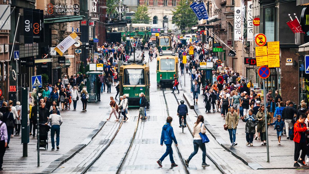 Helsinki hat diese Woche das erreicht, wovon viele 🇩🇪 Städte nur träumen. In den letzten 12 Monaten gab es dort keinen einzigen tödlichen Verkehrsunfall und nur 277 Verletzte. Zum Vergleich: In der ähnlich großen Stadt Leipzig gab es 2024 über 4200 Verletzte und 38 Tote. Die 🇫🇮