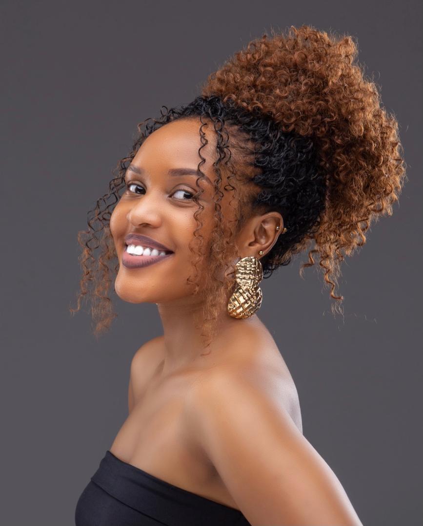 Streaming chaos, culture, and hot takes—your Gen Z survival guide .  Tune to #Dhook #yo10at10 with <a href="/aggie_uwase/">Uwase</a> .Let’s make today sound amazing, Drop your song requests .

#throwbackThursday

Listen live ; kfm.co.ug/?utm_medium=so…

Follow channel ; whatsapp.com/channel/0029Va…