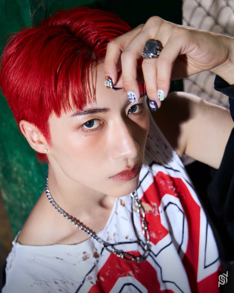 perses_official's tweet photo. รหัส: #JUNG_PERSES
ภารกิจ: ชายไร้บ้านหัวแดง แฝงตัวมาเป็นทรงสืบ🕵🏻‍♂️

[Concept Image : The Local Spy]
_______________

PERSES - ‘ห้ามขยับจับนะ (FREEZE)’

➣ The 5th Single from ‘ALTERLAND’
➣ Release on : 06.08.2025, 6PM (ICT)
➣ Youtube : gnest_official

#PERSES_ห้ามขยับจับนะ
#PERSES #PERSES_TH
#GNEST @jungwboo_