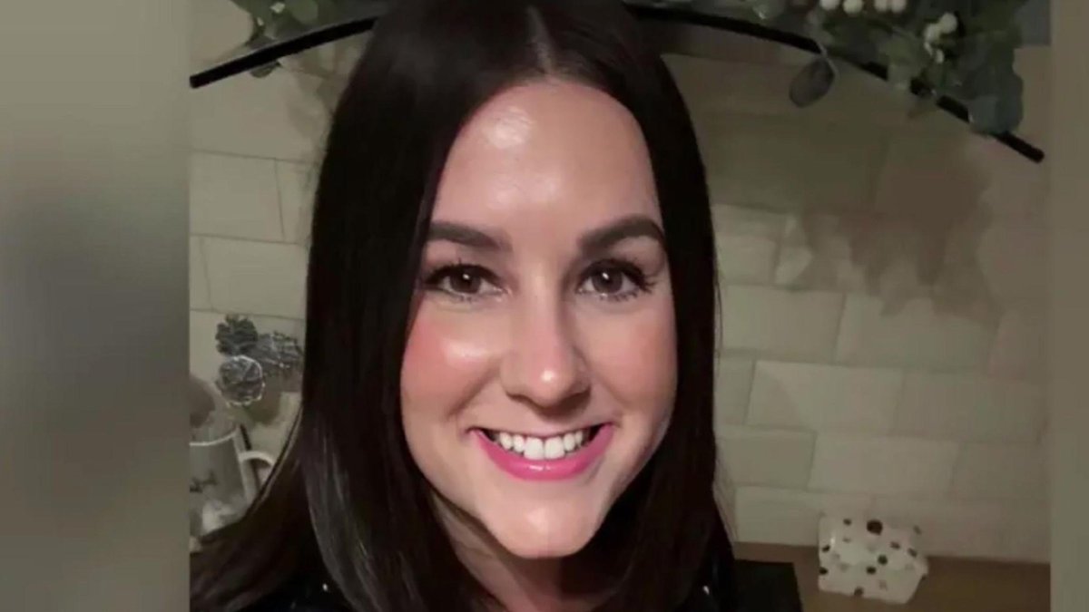 🚨LUCY CONNOLLY TO BE FREED 'IN AUGUST'

The mother arrested for a social media post will only serve 40% of her total time in prison and will be allowed to serve the rest at home.

She should never have been convicted in the first place.

Do you believe she did anything wrong?