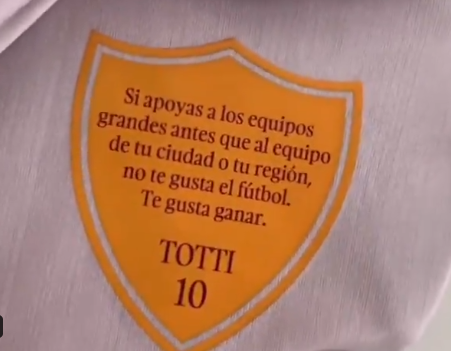 GRADA B pro (@gradabpro) on Twitter photo La segunda del <a href="/Linares_Dptvo/">Linares Deportivo 💙⚒</a> ya está entre las grandes camisetas de esta temporada 25/26.
▪️Inspirada en la de la Roma.
▪️Con un gran lema en un parche situado en el reverso.
Acierto total. La segunda del <a href="/Linares_Dptvo/">Linares Deportivo 💙⚒</a> ya está entre las grandes camisetas de esta temporada 25/26.
▪️Inspirada en la de la Roma.
▪️Con un gran lema en un parche situado en el reverso.
Acierto total.