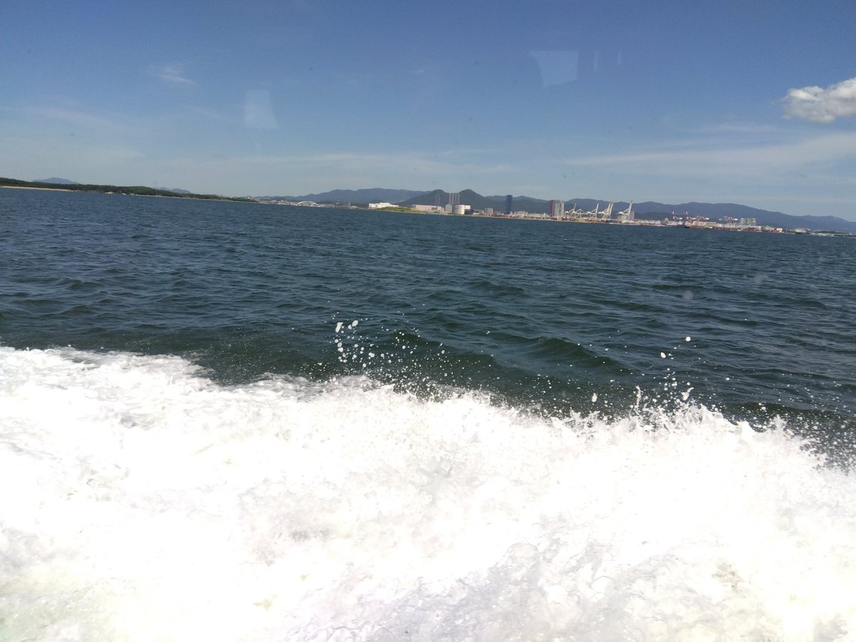 JS2NLQ's tweet image. 昨日はマリンワールド海の中道へ行ってイルカショーを見てから船で博多港へ行きました。楽しかった〜