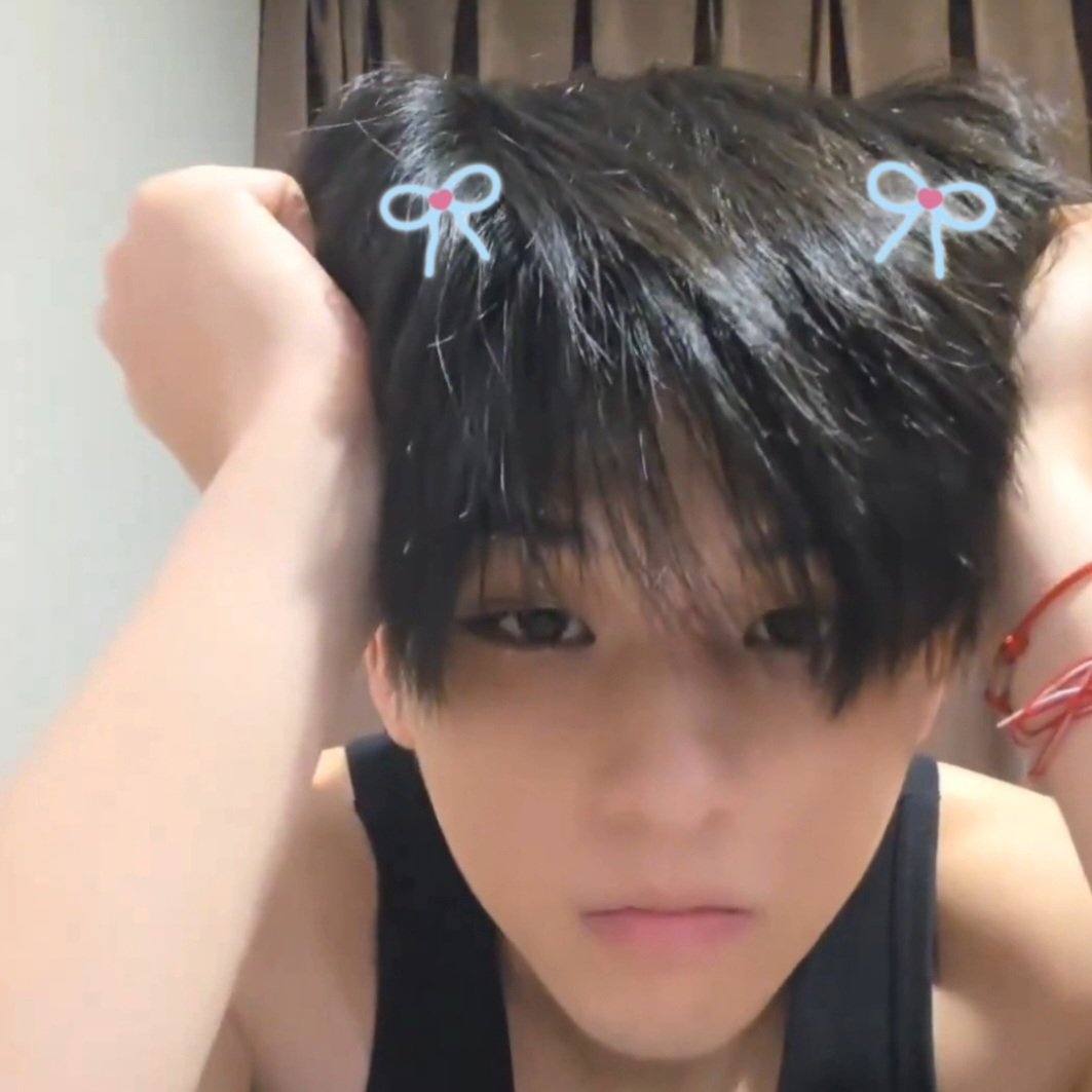 mcydesu's tweet photo. น้องสกายเอามือดันผมแล้วเป็นทรงปุ๊กก้าเยย หมวยซ่าจอมซนตุวจิงนะ 😭🤌🏻

#skywongravee ೀ https://t.co/JQEuufvgaT