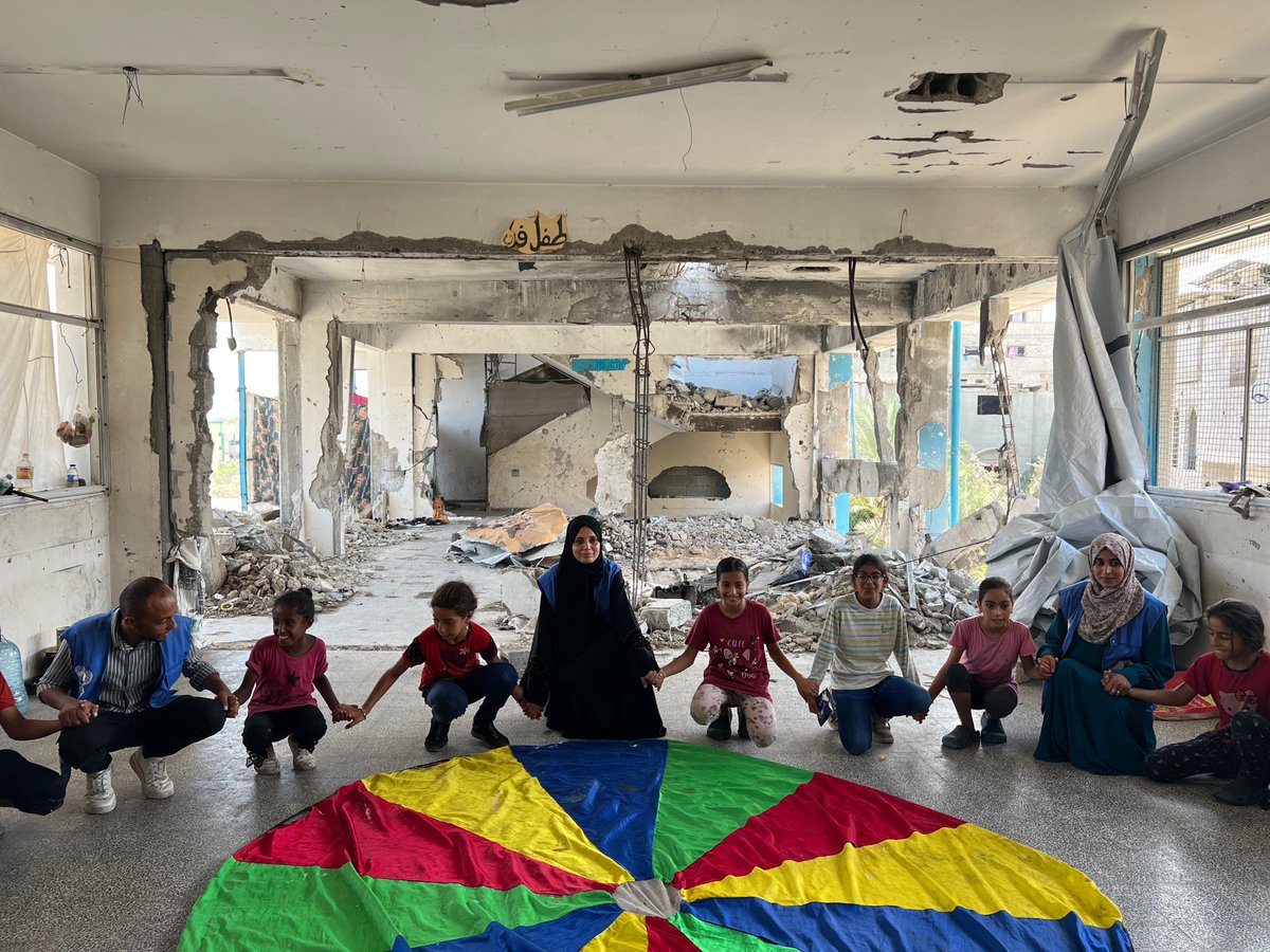En UNRWA seguimos siendo el principal agente de salud mental en Gaza.
Desde el 7 de octubre de 2023, hemos llegado a 730.000 personas desplazadas con apoyo psicosocial. Estos servicios salvan vidas en mitad de la violencia, el desplazamiento y el hambre son un salvavidas.