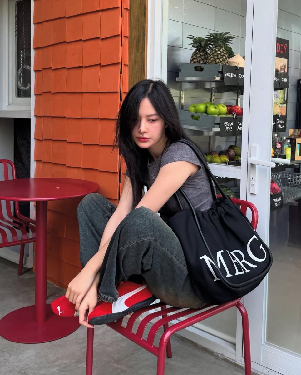 Happy birthday to the beautiful and multitalented Milk Pansa Vosbein

PANSA IS OUR HAPPINESS
#MILKPANSABDAY
#MilkPansa #mimiv