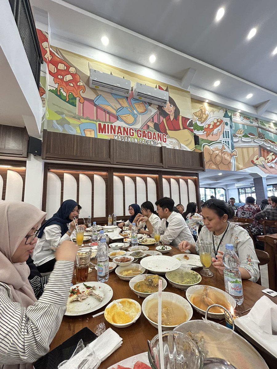 Everyday makan besar