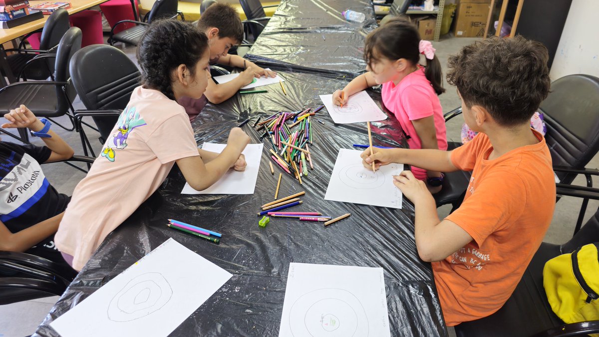 🎨🎶 Yaz enerjisi Buca Gençlik Merkezinde doludizgin!
Kolaj Atölyesi, Sanat Terapisi ve Ritim Atölyesi ile gençler yaratıcılıklarını keşfediyor. 
<a href="/gencliksporbak/">Gençlik ve Spor Bakanlığı 🇹🇷</a> 
<a href="/OA_BAK/">Dr. Osman Aşkın Bak</a>