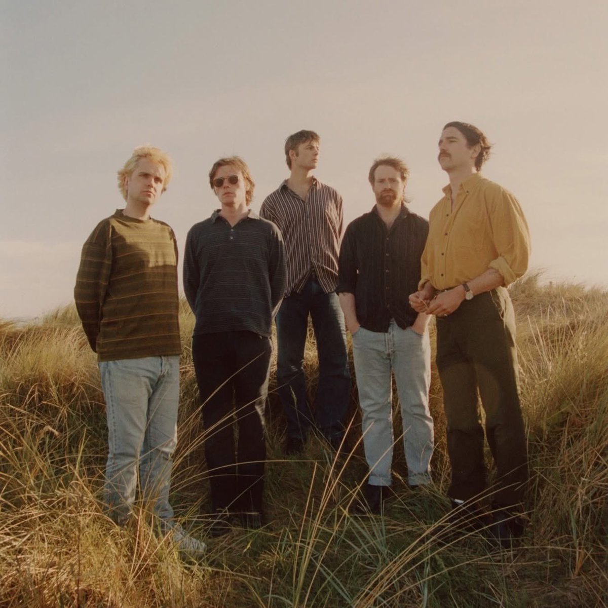 A Hero's Death llega un
31 de julio del 2020 en medio de una pandemia, y hoy, a 5 años de este gran álbum, seguimos recordando ese toque post-punk que nos mostró una nueva cara de Fontaines D.C. más madura, pero igual de intensa. 
#FontainesDC <a href="/fontainesdublin/">Fontaines D.C.</a>