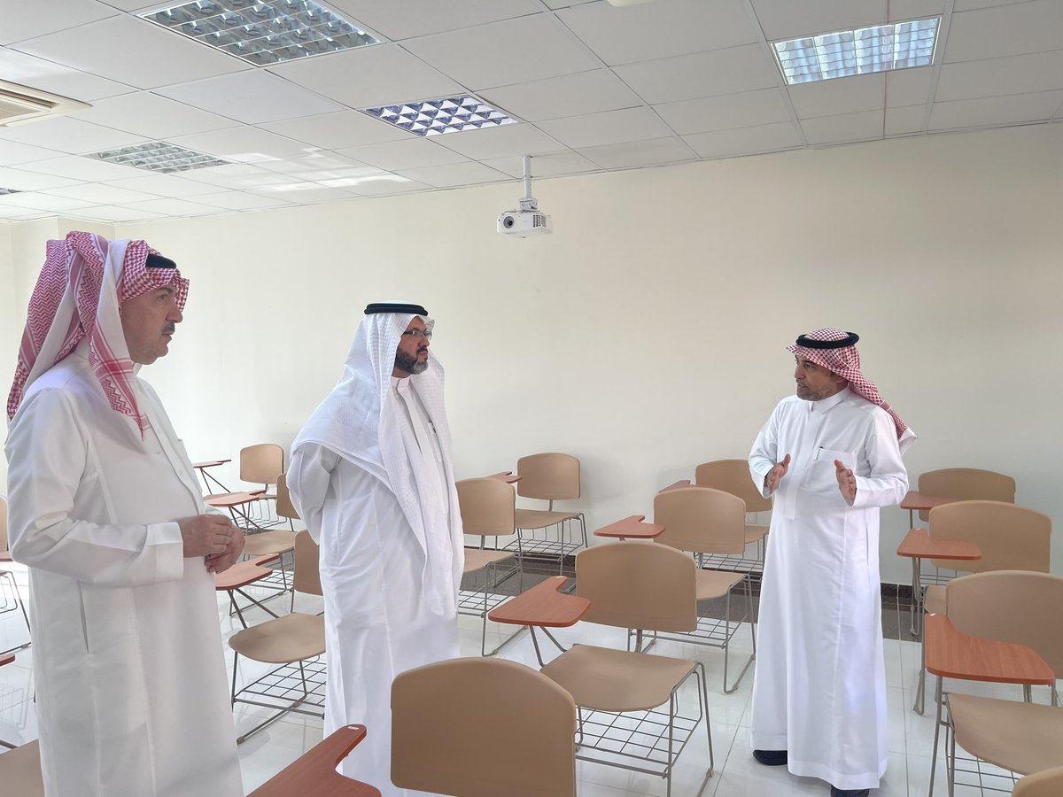 تشرفنا اليوم بزيارة سعادة المهندس ماجد الرفاعي رئيس مجلس الإدارة، للوقوف على جاهزية المرافق استعدادًا لاستقبال المتدربين يوم الأحد القادم.واطلع سعادته على مرافق المعهد، ووجه ببذل أقصى الجهود لضمان السلامة وتقديم تدريب بمعايير عالية.
#تدريب_نوعي #سلامة_المتدربين
<a href="/AljoufSA/">إمارة منطقة الجوف</a> <a href="/COEKSA/">شركة كليات التميّز</a>