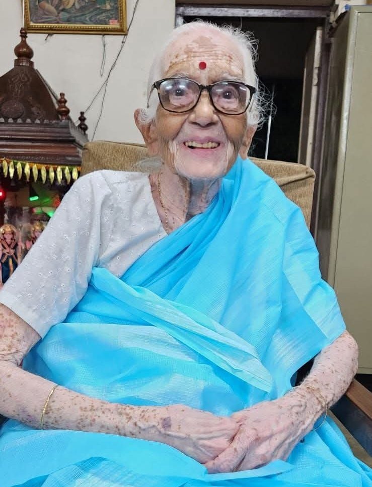 राष्ट्र सेविका समिति की पूर्व प्रमुख संचालिका वंदनीय प्रमिल मौसी मेढ़े जी के देवलोकगमन के समाचार से मन द्रवित है।
बाबा महाकाल से प्रार्थना है कि उन्हें अपने श्रीचरणों में स्थान दें। 

ॐ शांति ।।