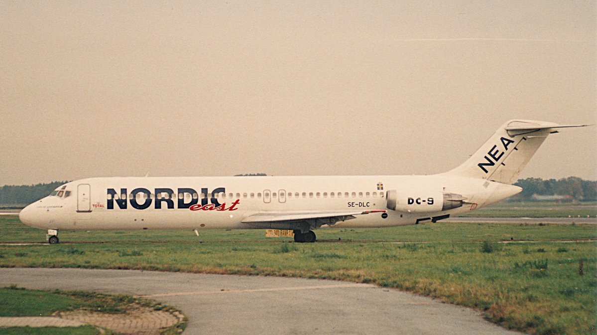 LemWerder (XLW) Sights (@lemwerdersights) on Twitter photo Registration: SE-DLC
Aircraft type: McDonnell Douglas DC-9-41
MSN/LN: 47493 / 562
Airline: Nordic East Airways
Date: October 08th, 1993
Location: Hamburg (HAM)
📷: <a href="/lemwerdersights/">LemWerder (XLW) Sights</a>
#avgeek #DC9 Registration: SE-DLC
Aircraft type: McDonnell Douglas DC-9-41
MSN/LN: 47493 / 562
Airline: Nordic East Airways
Date: October 08th, 1993
Location: Hamburg (HAM)
📷: <a href="/lemwerdersights/">LemWerder (XLW) Sights</a>
#avgeek #DC9