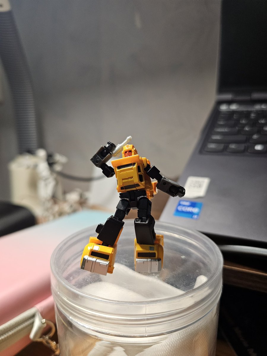 Vincenthaig2's tweet image. helo GUYS:P
#hubcap #Transformers