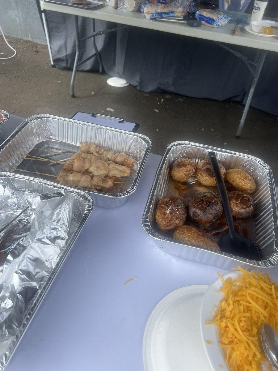 Wonderful community bbq @ Scottish Pantry on Braidfauld Street today! On until 3pm!! Plenty of great food still here! 😋