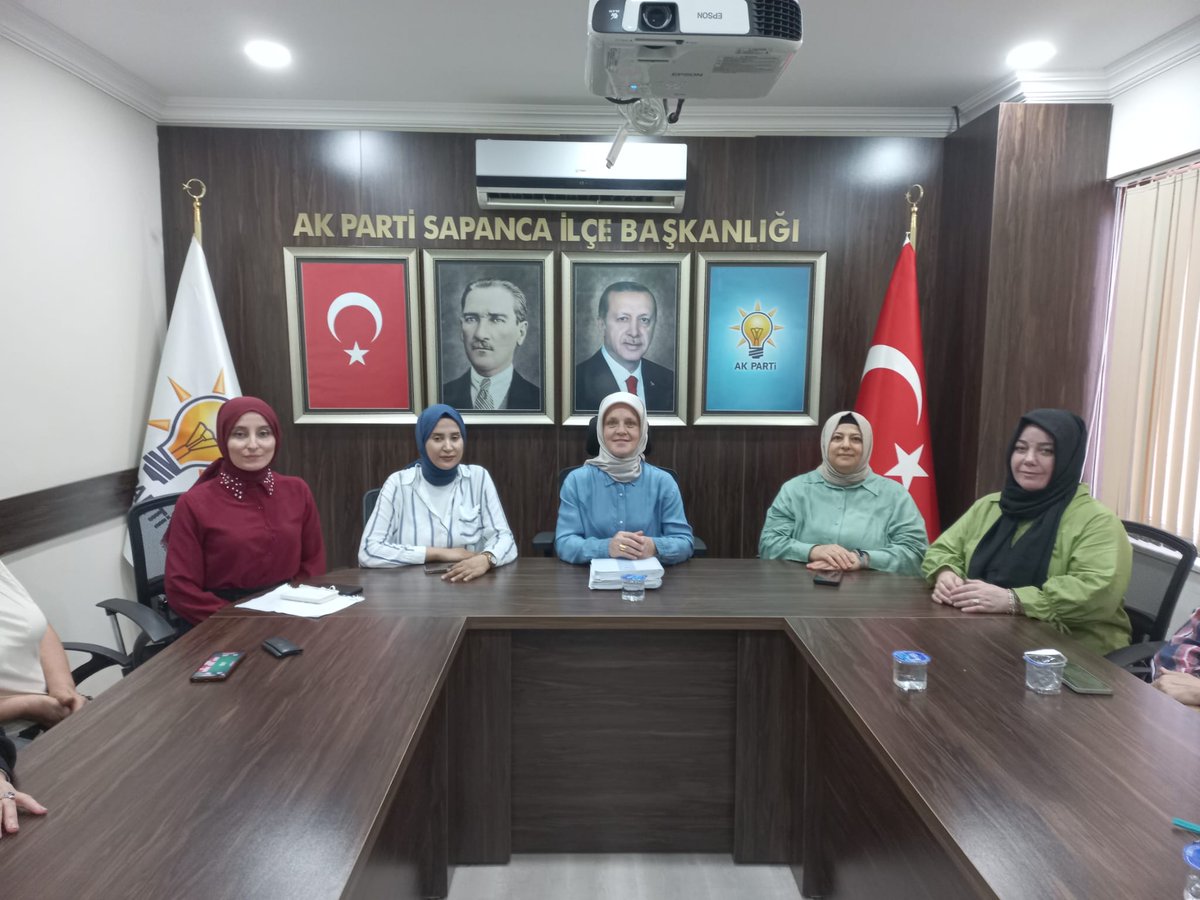 sapanca_akkadin's tweet photo. Haftalık olağan yürütme ve yönetim kurulu toplantımızı İlçe Kadın Kolları Başkanımız Sayın Arzu Akçay ve İl Koordinatörümüz Sayın Tuğba Saçıntı'nın katılımıyla gerçekleştirdik. 
Toplantımız hayırlara vesile olsun. 

@tugbaisikercan https://t.co/61SbFGO4AV