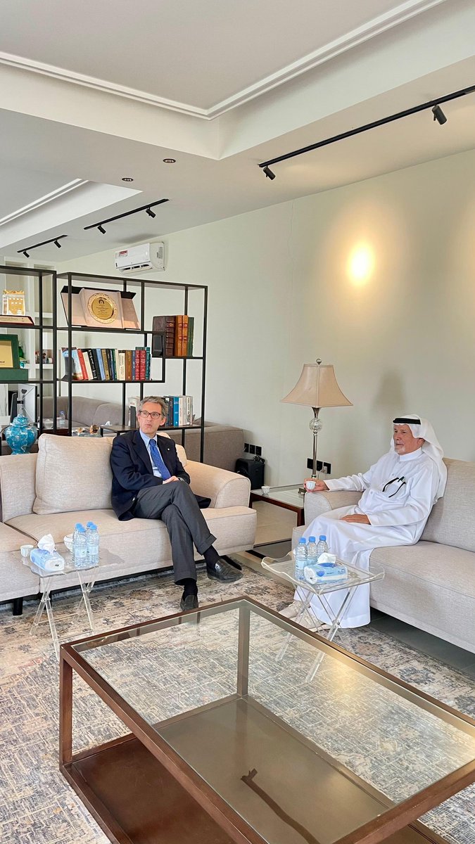 استقبل اليوم مؤسس مركز آل زلفة الثقافي والحضاري في قرية المراغة بمحافظة أحد رفيدة، السفير  الإيطالي لدى المملكة كارلو بالدوتشي حيث أطلعه على 
مهام المركز الذي بهدف الحفاظ على التراث الثقافي والمعماري وأن قصر النائب يعود تاريخه لأواخر القرن التاسع عشر، ويُعد من أبرز معالم المركز.