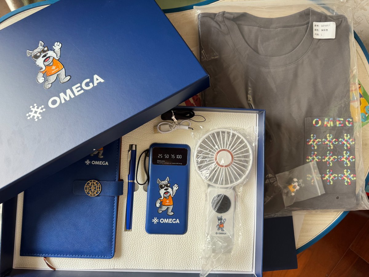 做有温度的社区
<a href="/brc20_omega/">Ω-CN</a> 💙

蓝色的礼盒
是减少焦绿的充电宝
是吹散热浪的小风扇
是记录生活碎片的笔记本

生活充满 ❤️ 和爱
穿上衣服继续努力赚奶粉钱