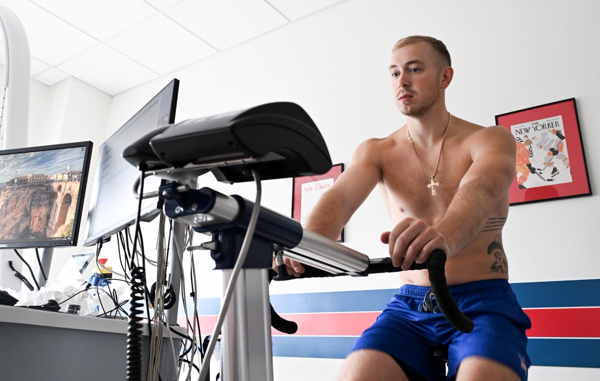 Новые лица в Медицинском центре СКА ⭐ Хорошо знакомые тоже есть. Всех узнали?
Фотоальбом с медосмотра 👉🏻 vk.com/album-23544918…