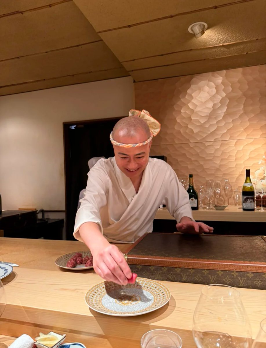 Edcinleysxa's tweet image. 東京に帰って最初の食事です!